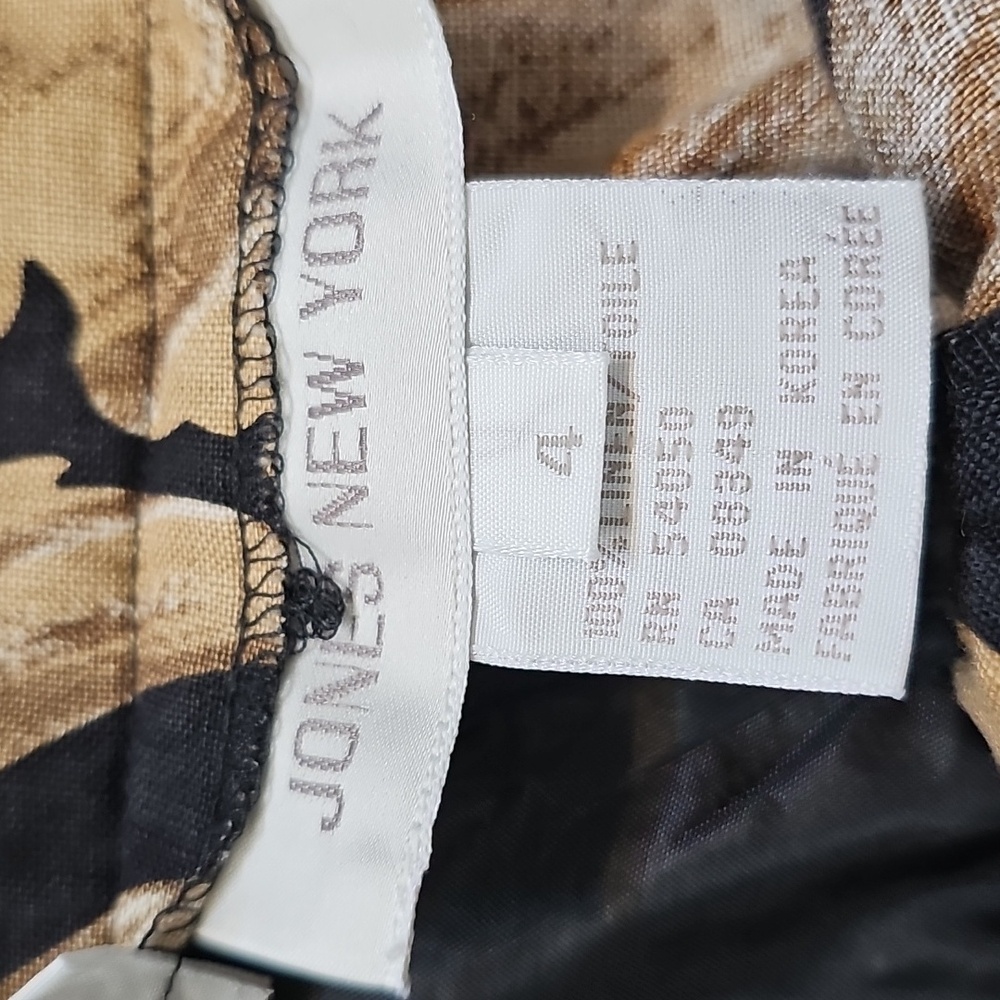 Jones New York Women's Floral Linen Shorts - Black and Tan - Picture 2 of 7
